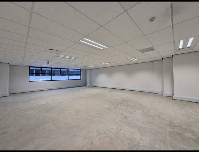 124M² OFFICE TO LET IN ILLOVO